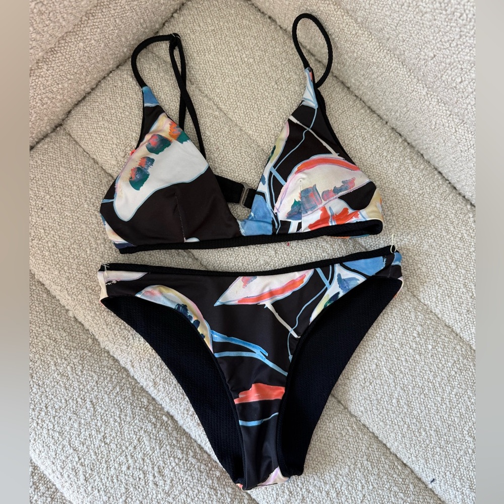 NWOT Maaji Reversible Bikini Set (Small Top, XS Bottom)